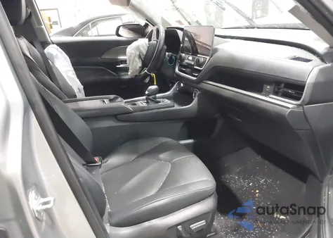 2024 Toyota Grand Highlander Xle из США, поврежденный, VIN 5TDAAAB57RS022247